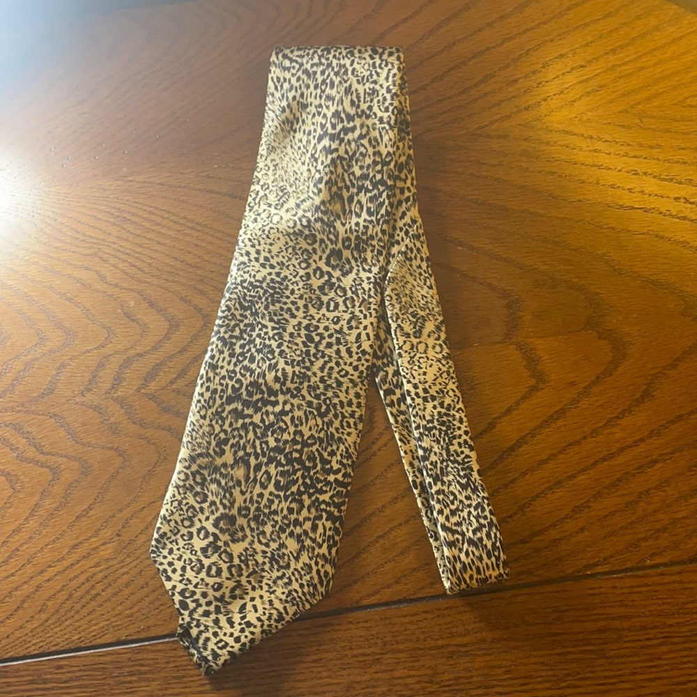 Cheetah/Leopard print neck tie
